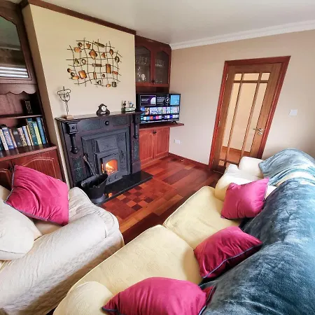 Дом отдыха 3 Bed Renovated Carramore Lake, Belmullet