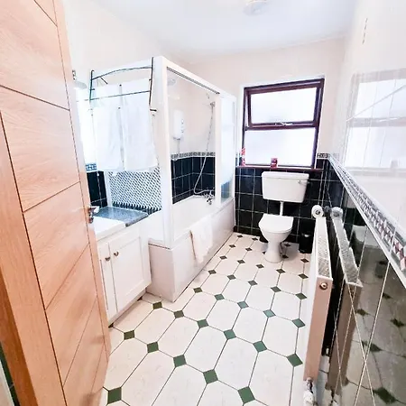 Holiday home 3 Bed Renovated Carramore Lake, Belmullet *