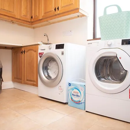 Дом отдыха 3 Bed Renovated Carramore Lake, Belmullet *