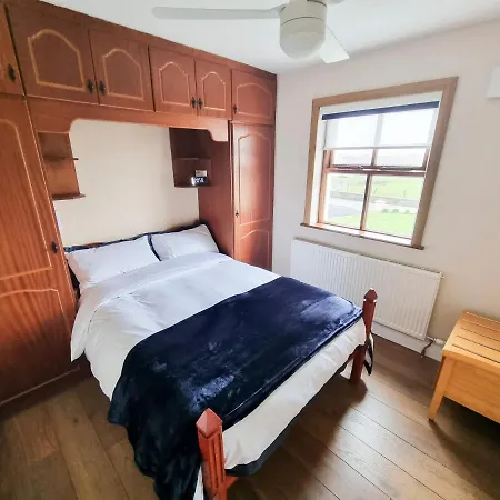 Holiday home 3 Bed Renovated Carramore Lake, Belmullet *