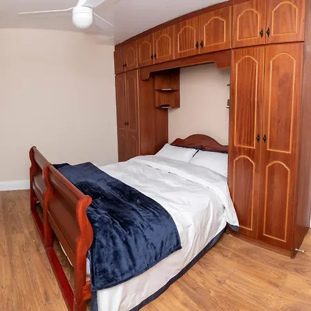 3 Bed Renovated Carramore Lake, Belmullet Дом отдыха *